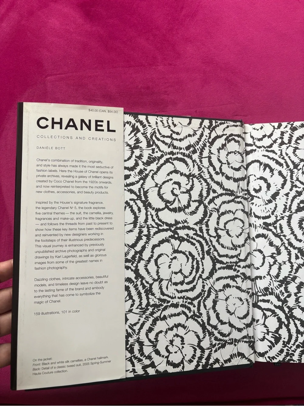 📖CHANEL Bath & Body Gift Book - Black & White